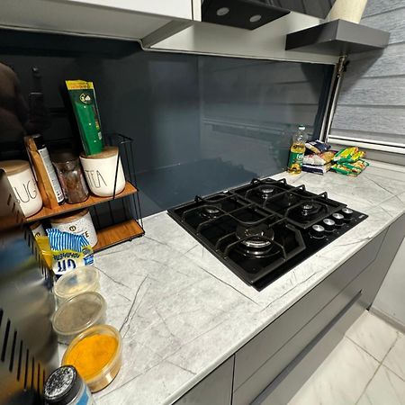 יירבאן Elegant Escape In City Center מראה חיצוני תמונה