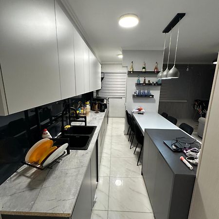 יירבאן Elegant Escape In City Center מראה חיצוני תמונה