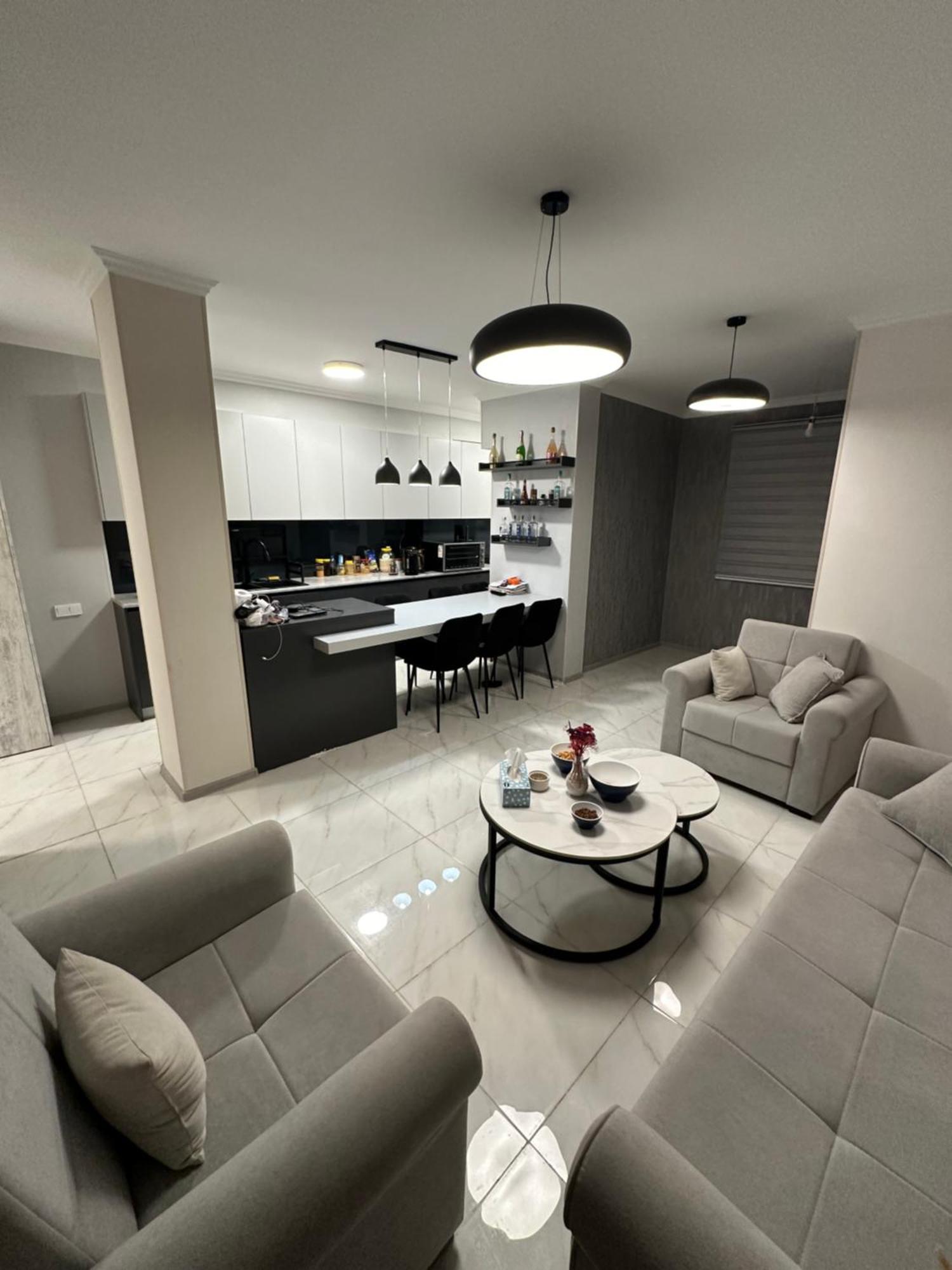 יירבאן Elegant Escape In City Center מראה חיצוני תמונה