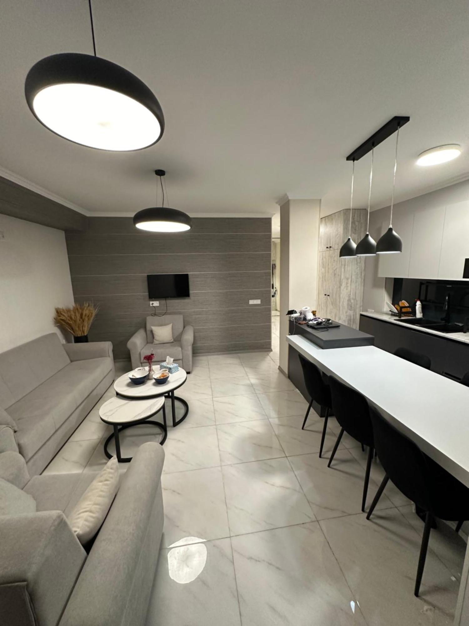 יירבאן Elegant Escape In City Center מראה חיצוני תמונה
